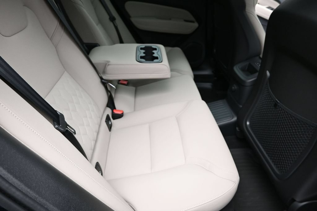 New 2026 Volvo XC60 T8 Plus w/ Climate Package AWD/4WD image 18