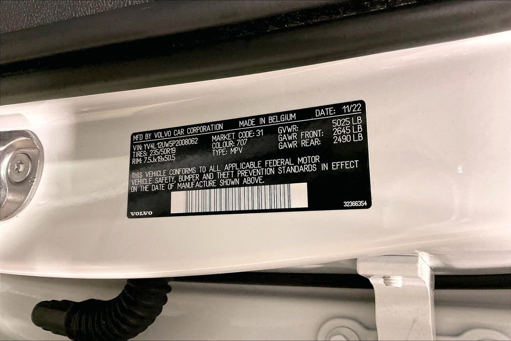 Certified 2023 Volvo XC40 B5 Plus w/ Protection Package Premier AWD/4WD image 19
