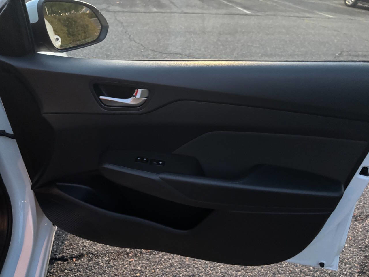 Used 2019 Hyundai Accent SE image 21