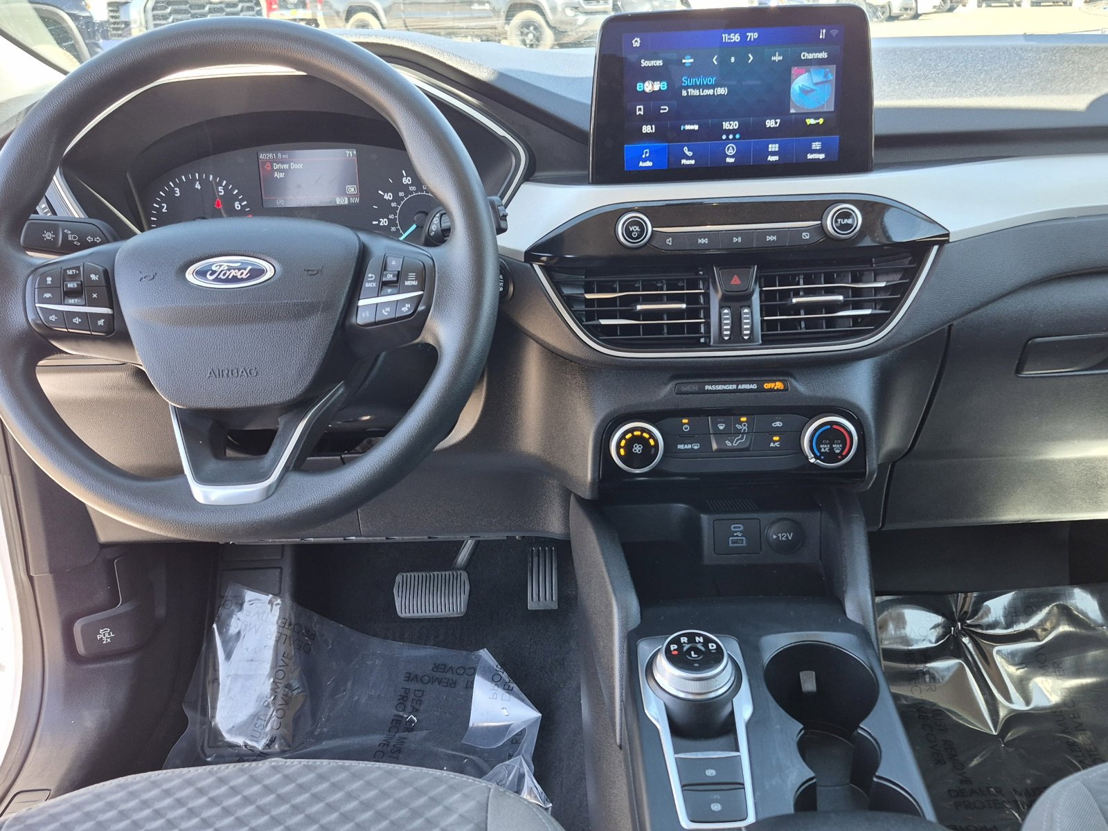 Used 2022 Ford Escape SE image 18
