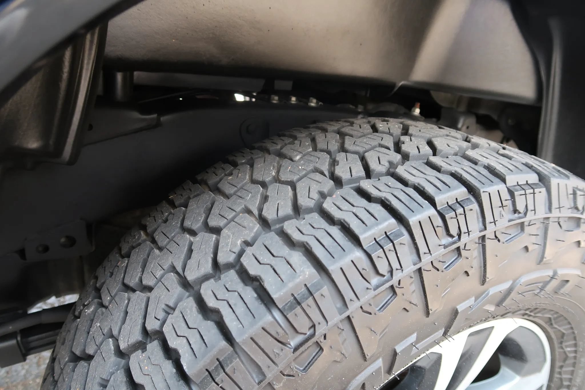 Used 2017 Toyota Tacoma TRD Sport w/ Tow Package (A/T) AWD/4WD image 14