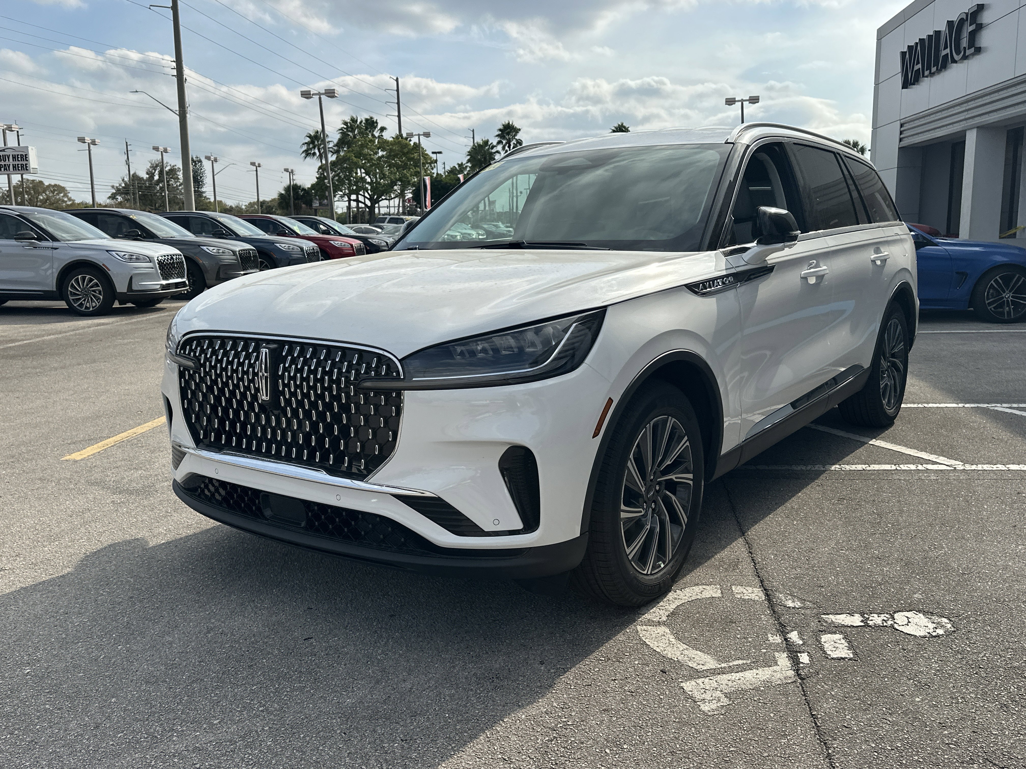New 2026 Lincoln Aviator 2WD image 2