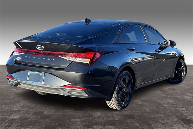 Used 2021 Hyundai Elantra SEL w/ Convenience Package image 2