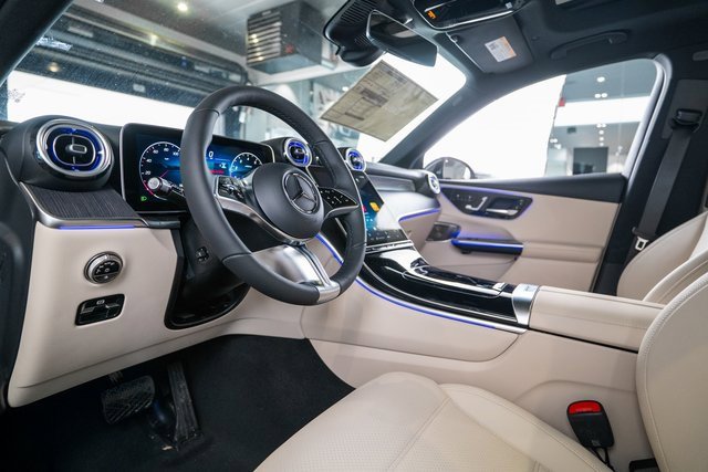 New 2026 Mercedes-Benz GLC 300 4MATIC image 4
