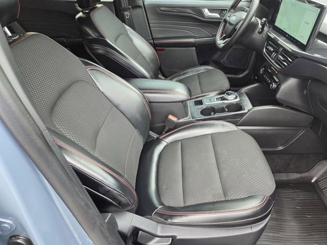 Used 2025 Ford Escape ST-Line w/ Tech Pack #1 FWD image 31