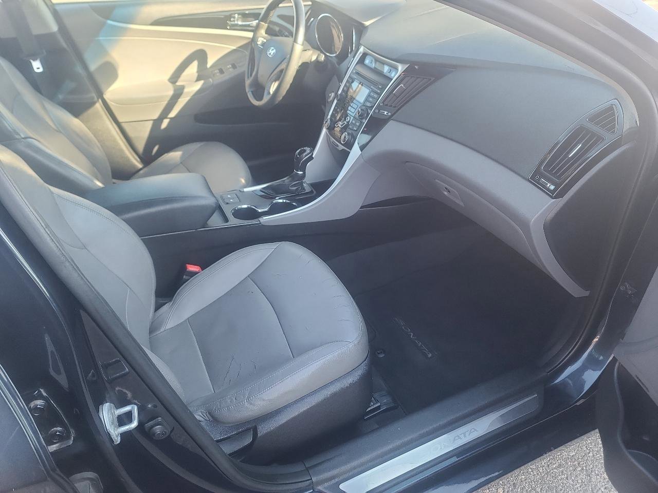 Used 2012 Hyundai Sonata Limited FWD image 14