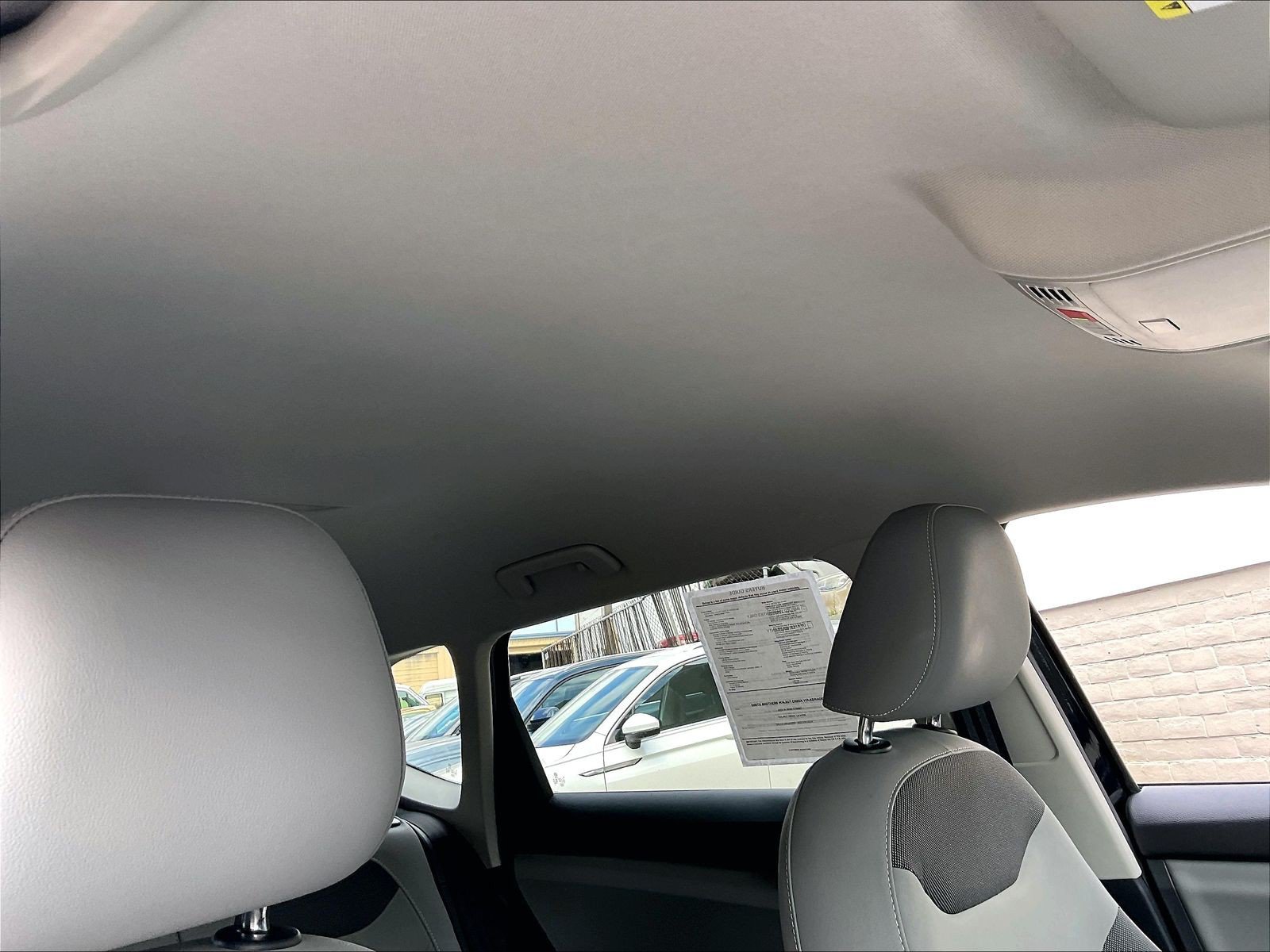 Certified 2022 Volkswagen Taos SE FWD image 29