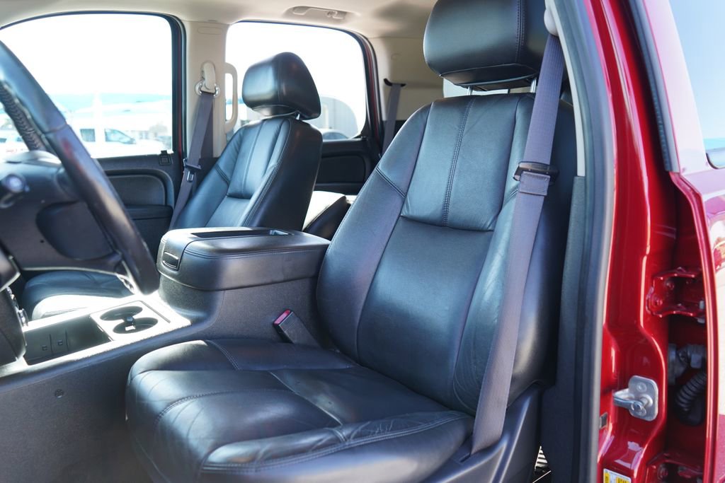 Used 2013 Chevrolet Tahoe LT image 16