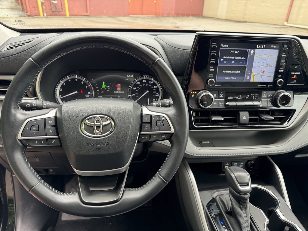 Used 2022 Toyota Highlander XLE image 31