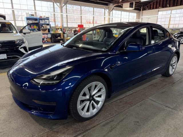 Used 2022 Tesla Model 3 Standard Range image 1