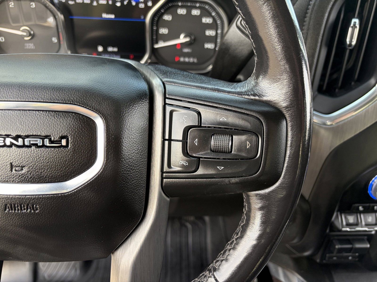 Used 2022 GMC Sierra 3500 Denali w/ Denali Ultimate Package AWD/4WD image 26