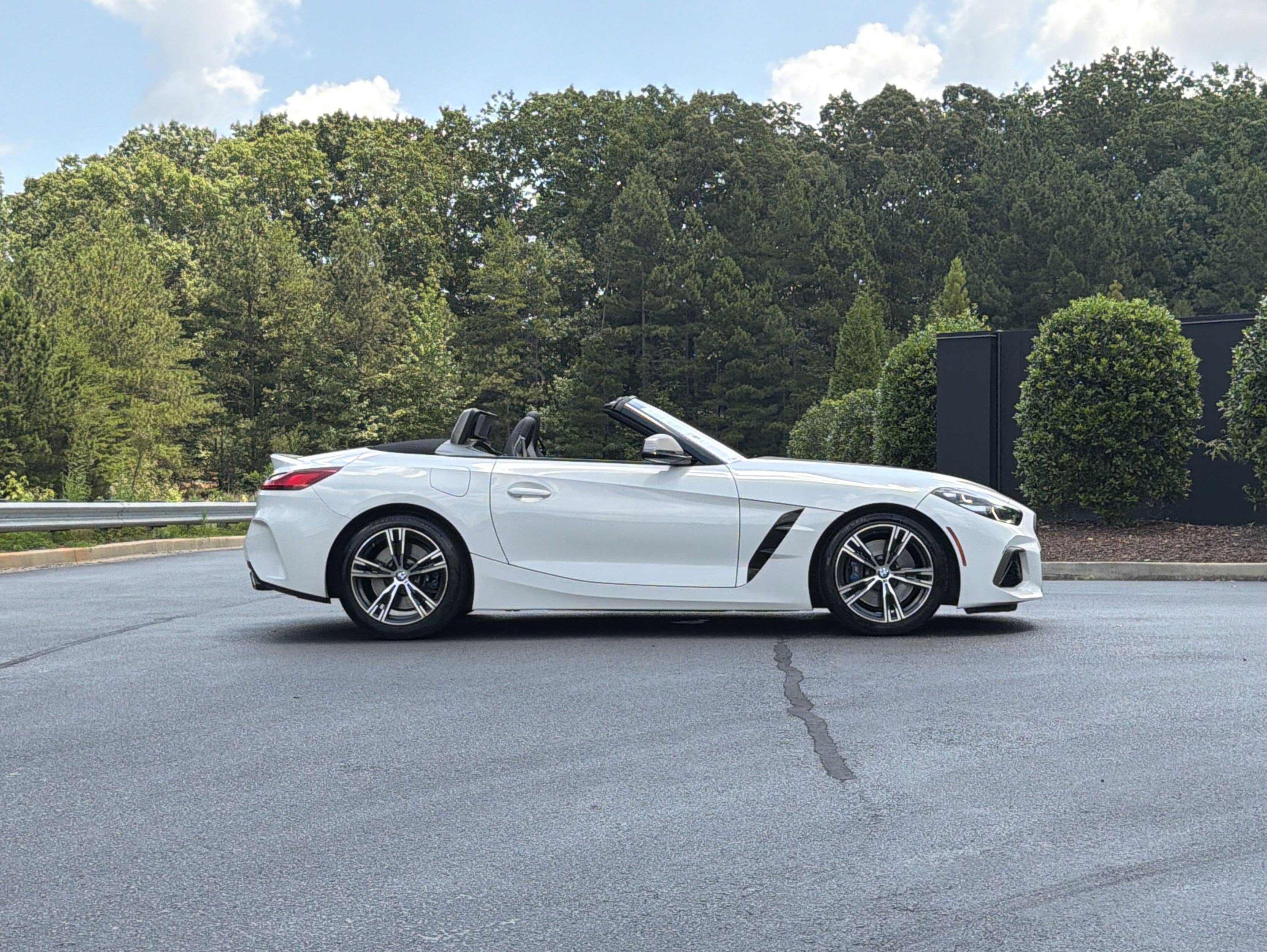 Used 2022 BMW Z4 M40i RWD image 5