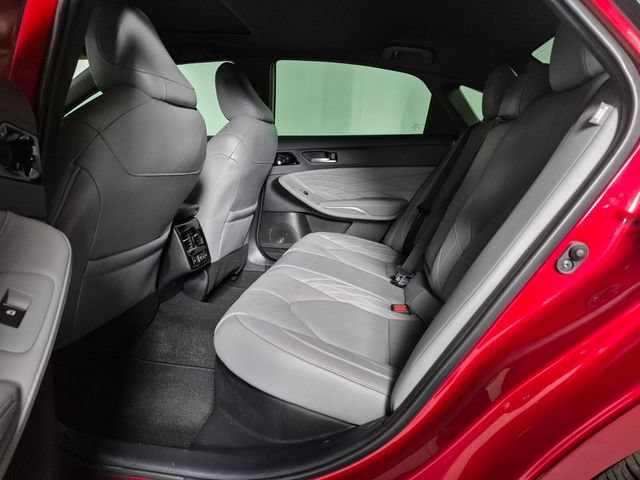 Certified 2022 Toyota Avalon Limited FWD image 30