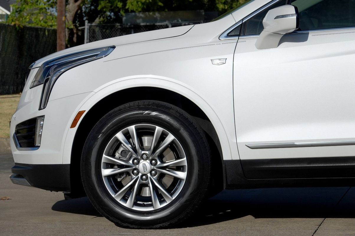 Used 2021 Cadillac XT5 Premium Luxury w/ LPO, Floor Liner Package FWD image 25