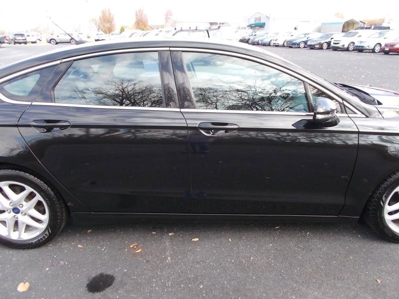 Used 2015 Ford Fusion SE w/ Equipment Group 202A image 12