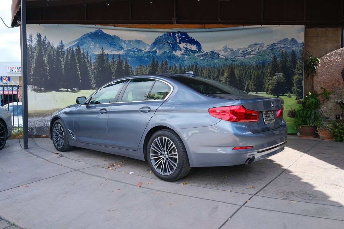 Used 2019 BMW 530i w/ Convenience Package RWD image 4
