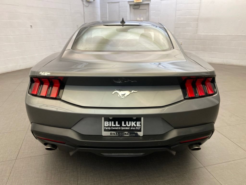 Used 2025 Ford Mustang Coupe RWD image 8