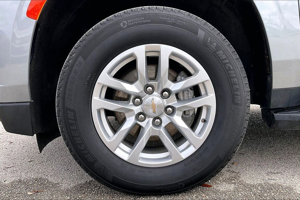 Used 2024 Chevrolet Suburban LT AWD/4WD image 35