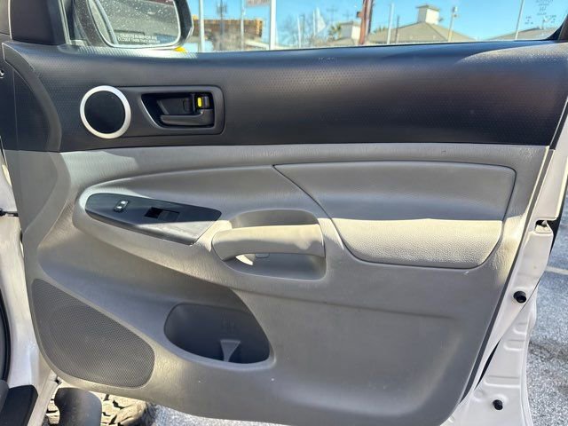 Used 2012 Toyota Tacoma PreRunner w/ SR5 Pkg RWD image 28