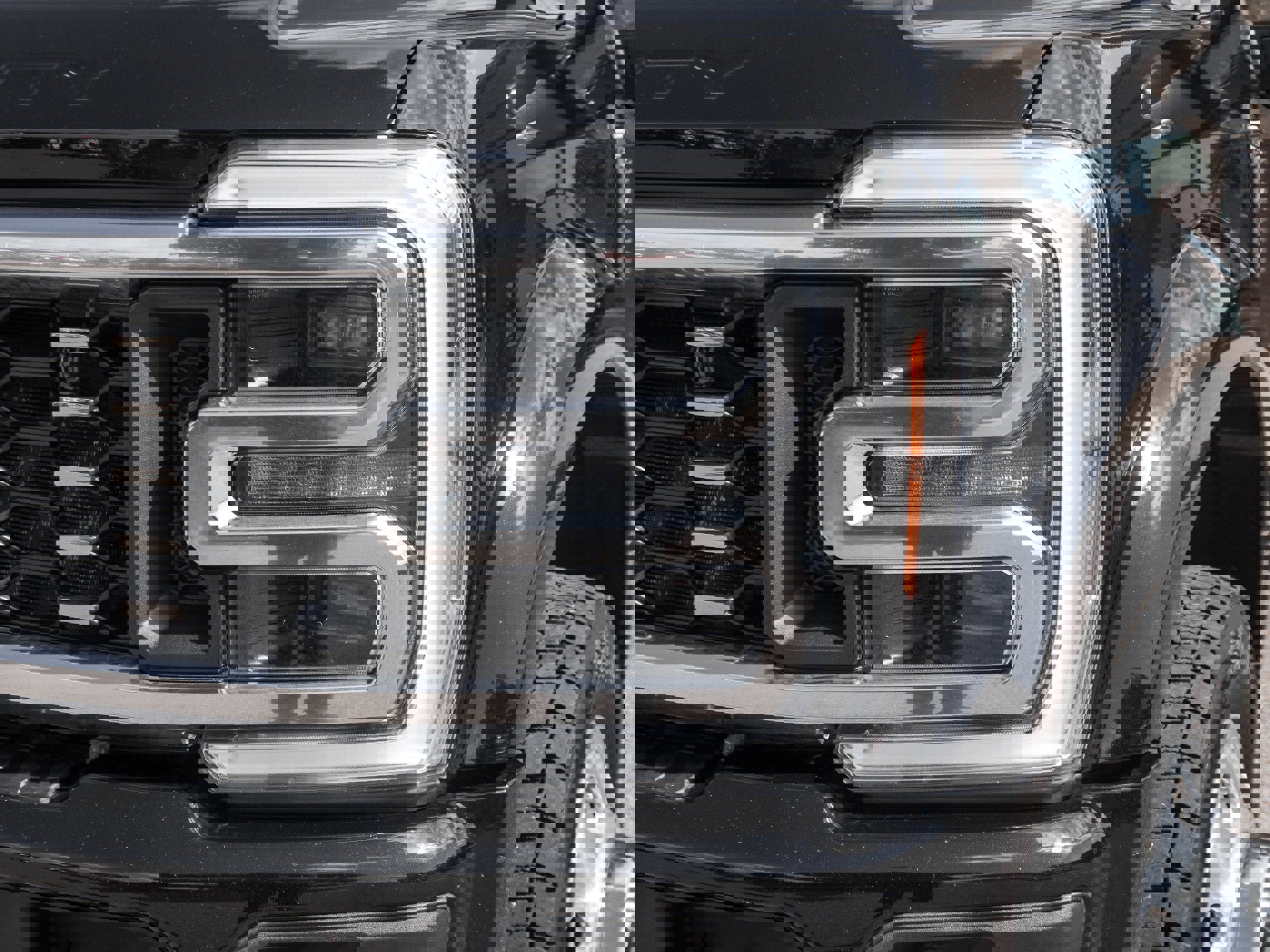 Used 2025 Ford F450 Platinum w/ FX4 Off-Road Package image 14