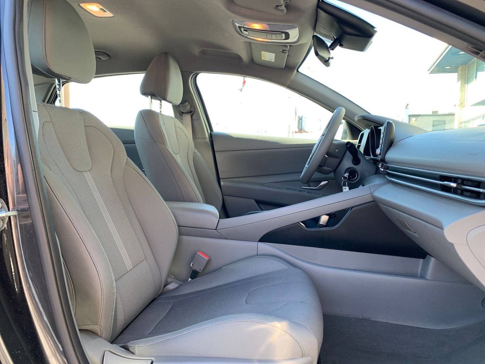 Used 2021 Hyundai Elantra SE image 34