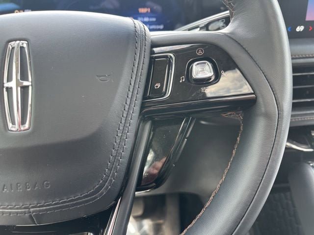 Certified 2025 Lincoln Aviator AWD image 30
