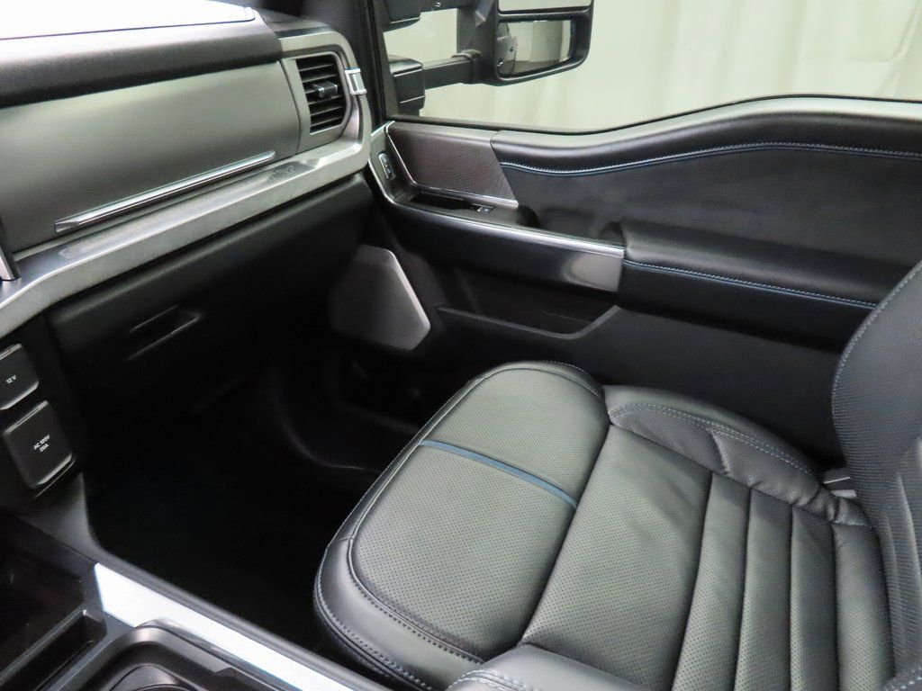 Used 2025 Ford F350 Platinum AWD/4WD image 36