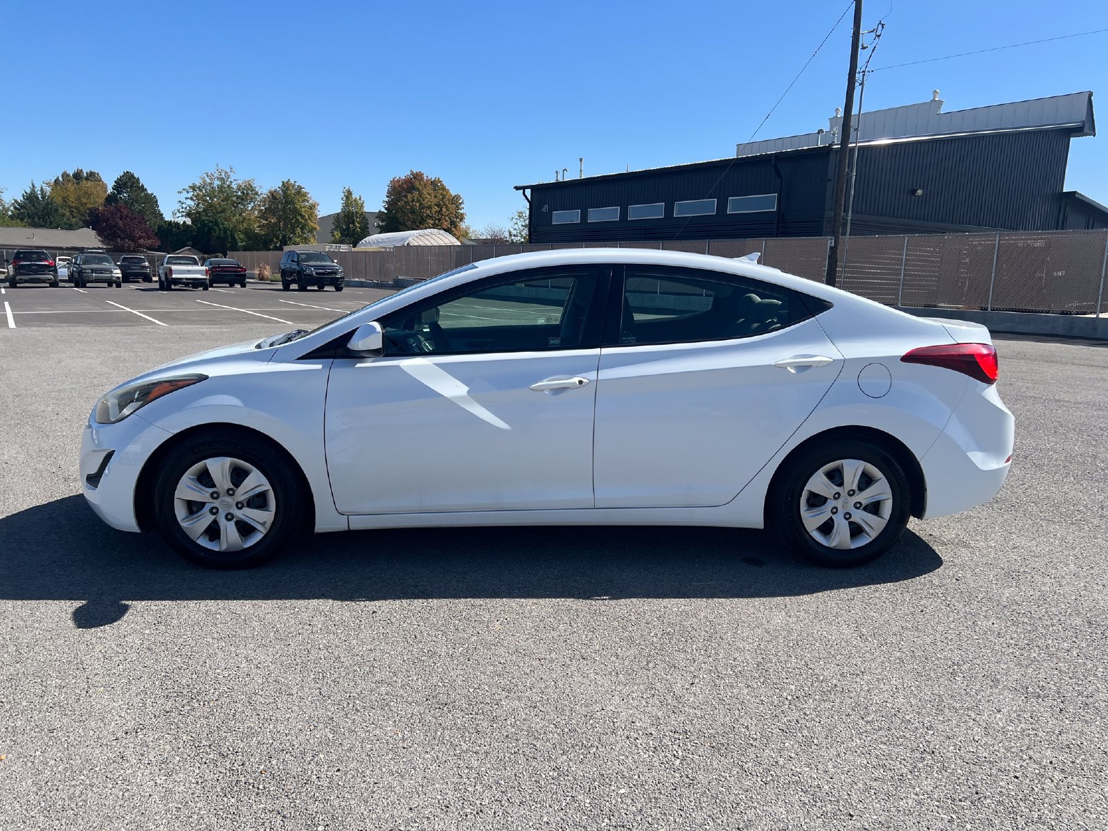 Used 2015 Hyundai Elantra SE FWD image 6
