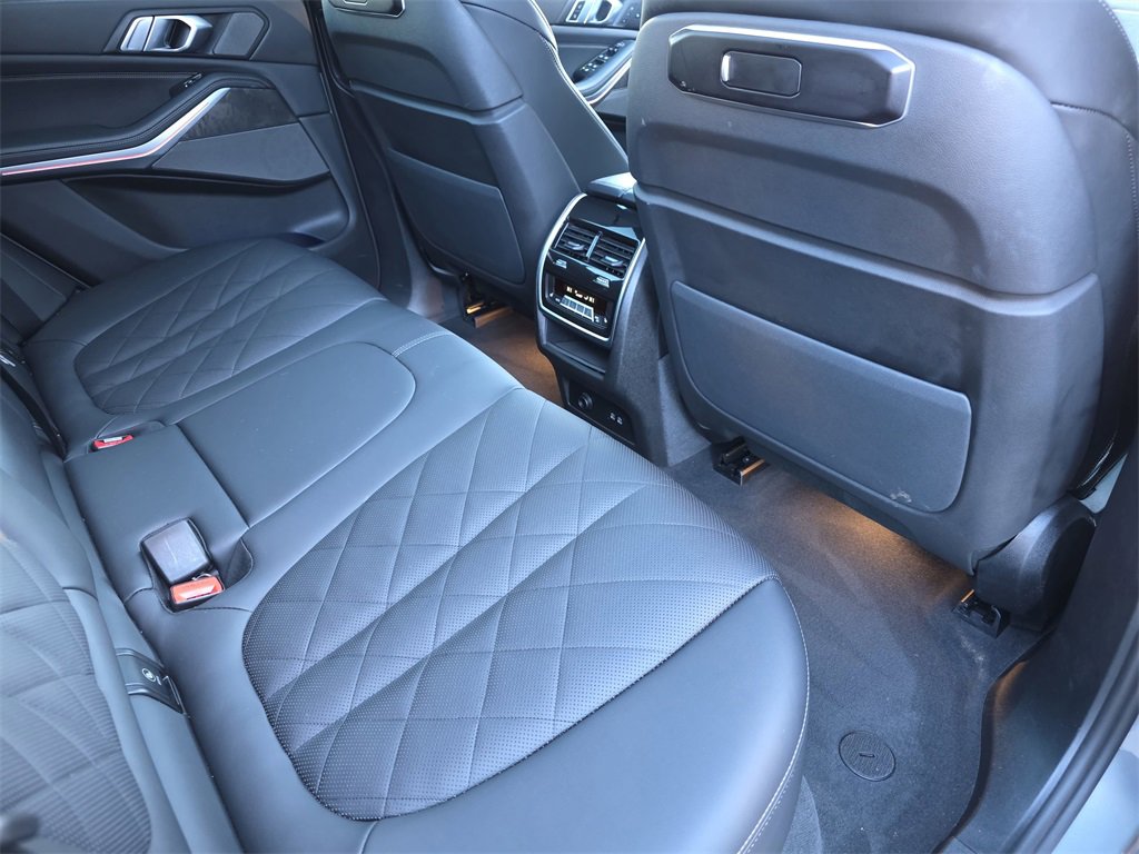 Used 2025 BMW X5 xDrive40i w/ Climate Comfort Package image 13
