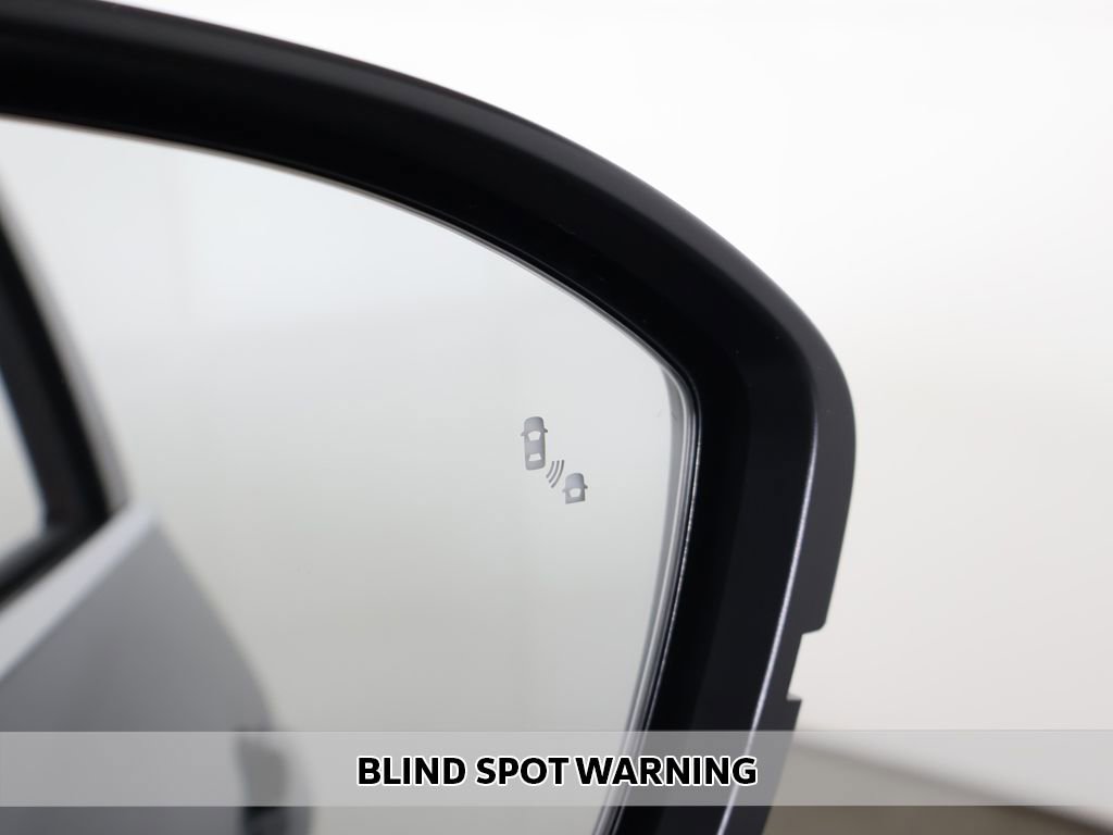 Used 2023 Nissan Pathfinder S image 3