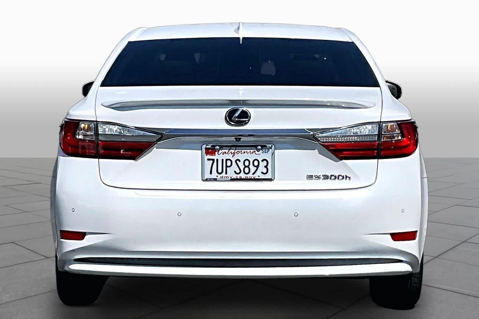 Used 2016 Lexus ES 300h w/ Navigation System Package FWD image 4