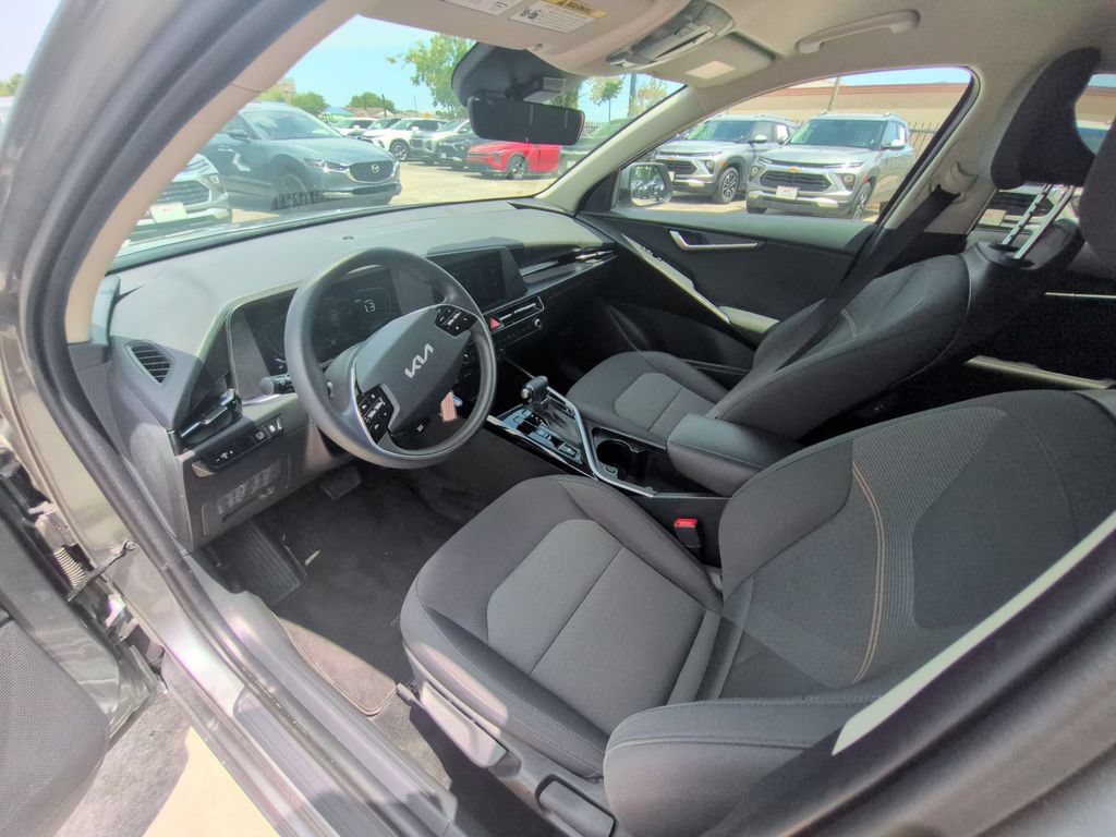 Used 2025 Kia Niro LX FWD image 15