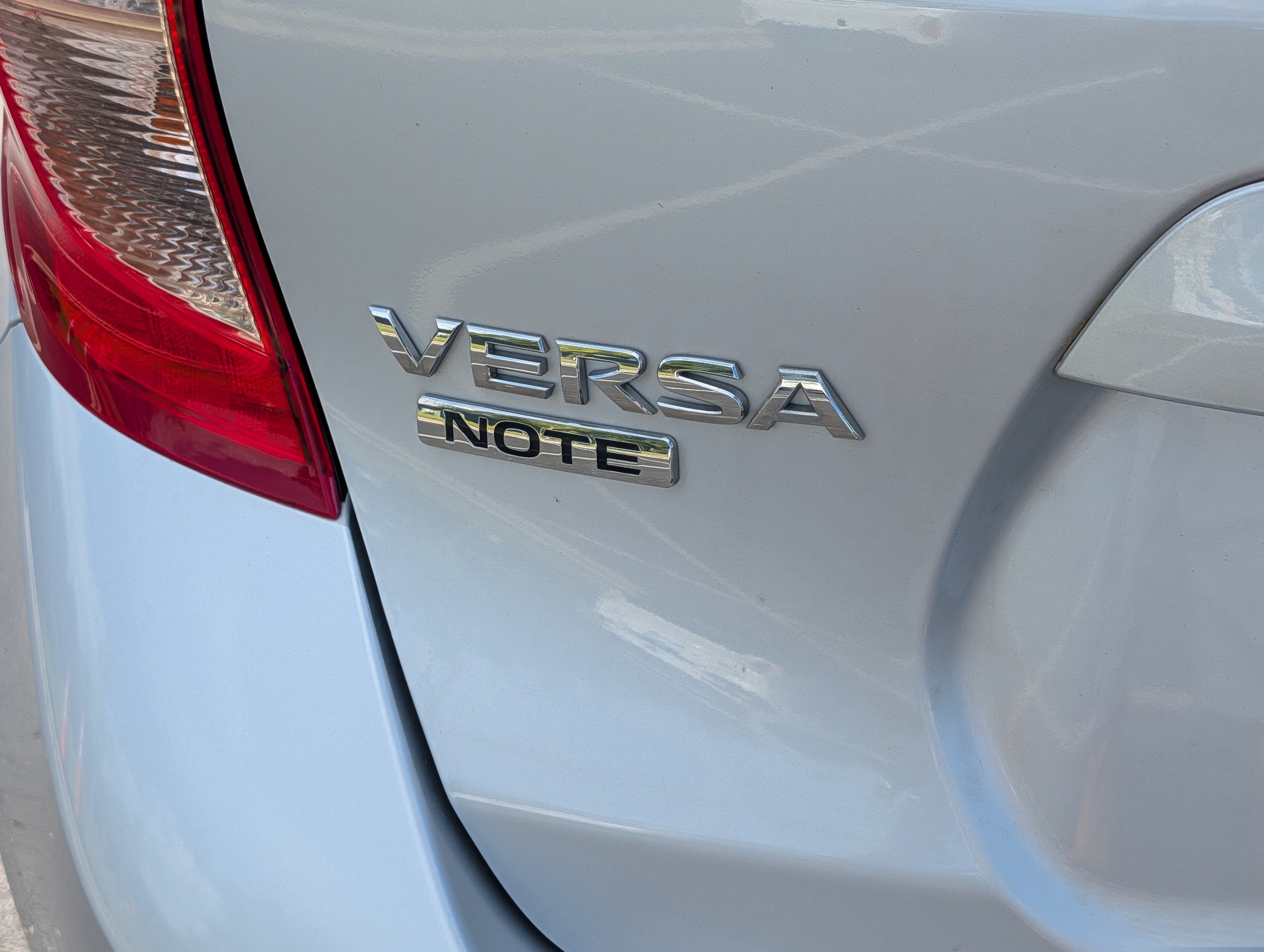 Used 2014 Nissan Versa Note SV w/ SL Package FWD image 5