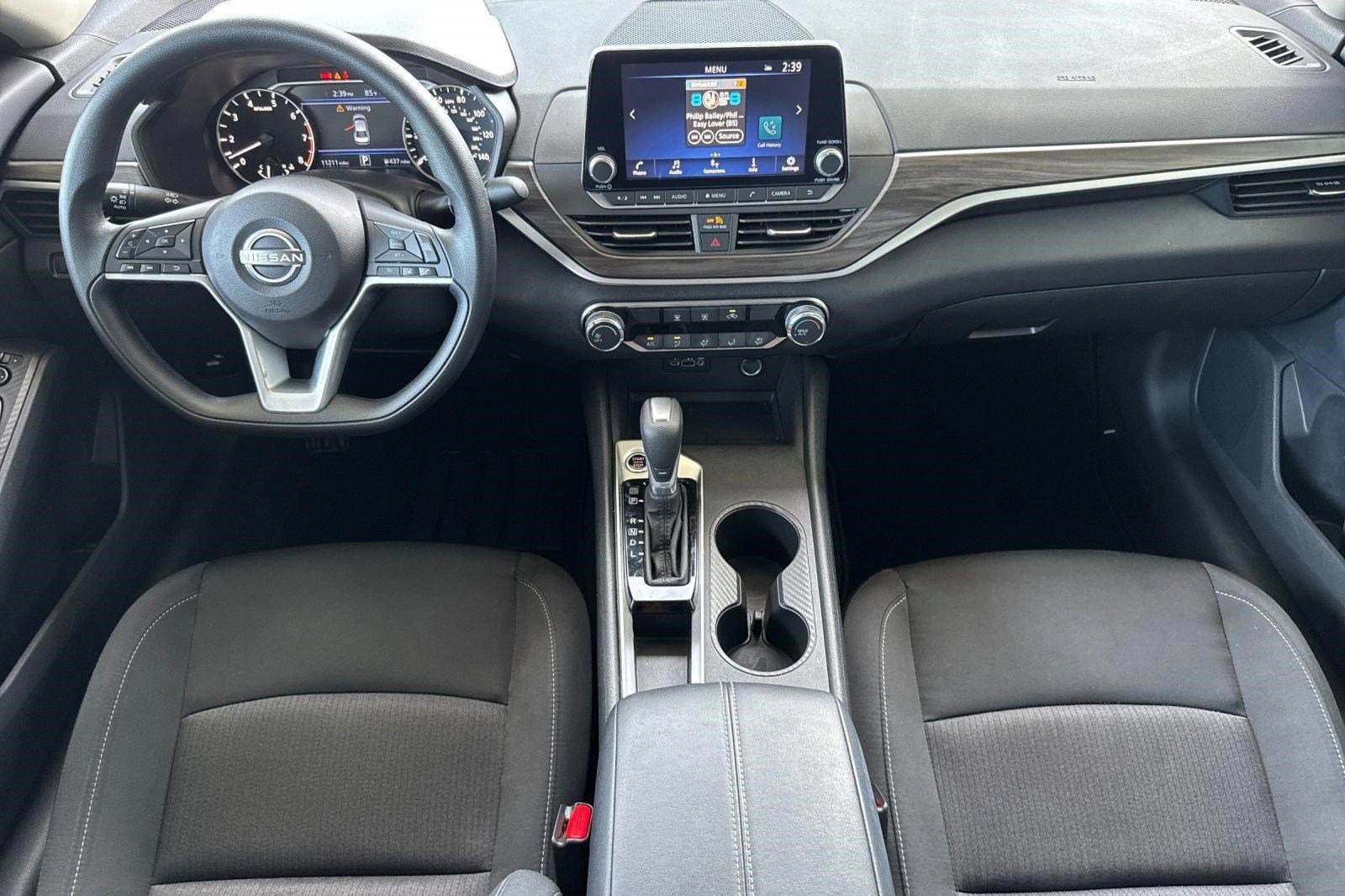 Used 2025 Nissan Altima 2.5 SV image 14