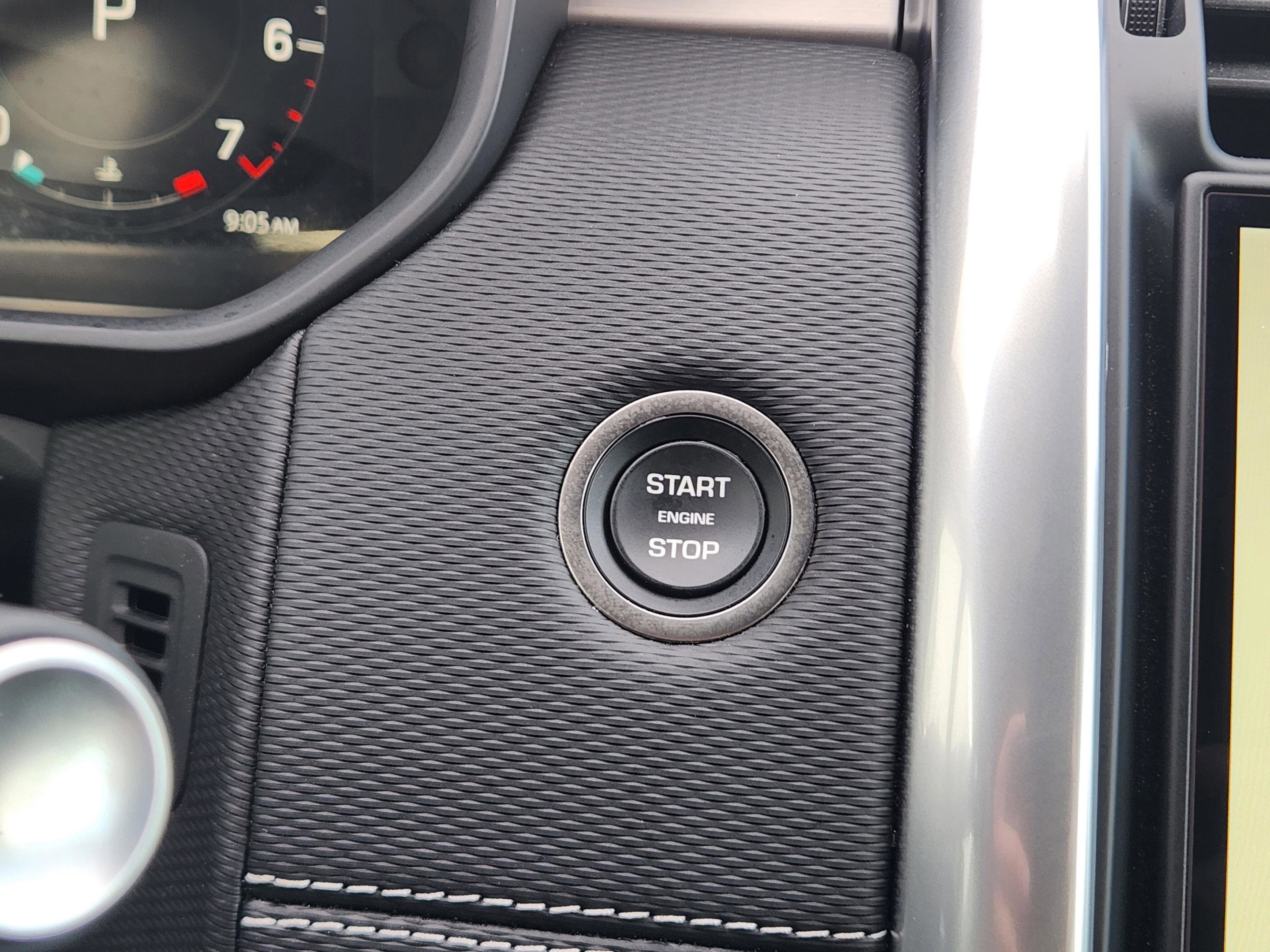 Certified 2024 Land Rover Discovery Dynamic SE image 16