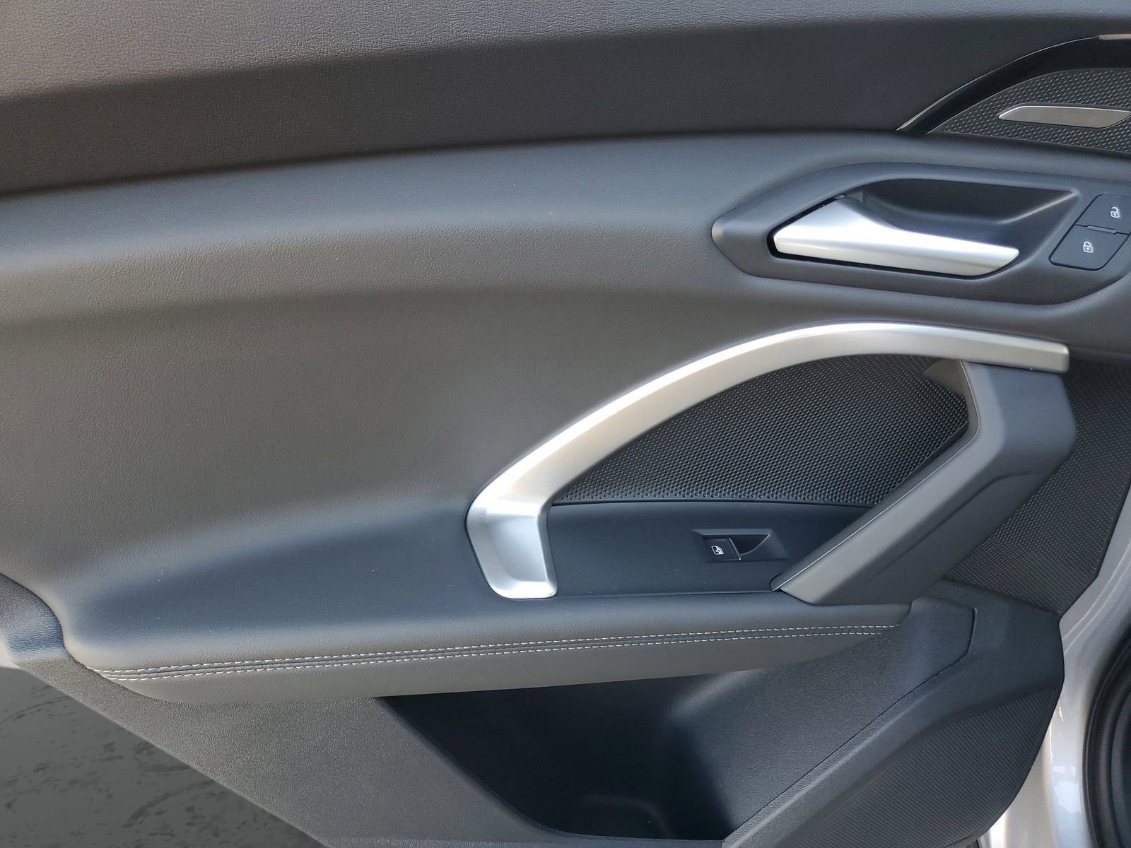 New 2025 Audi Q5 Premium Plus image 16