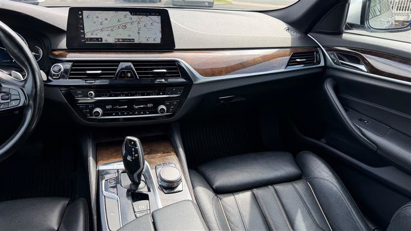 Used 2018 BMW 540i xDrive w/ Premium Package AWD/4WD image 19