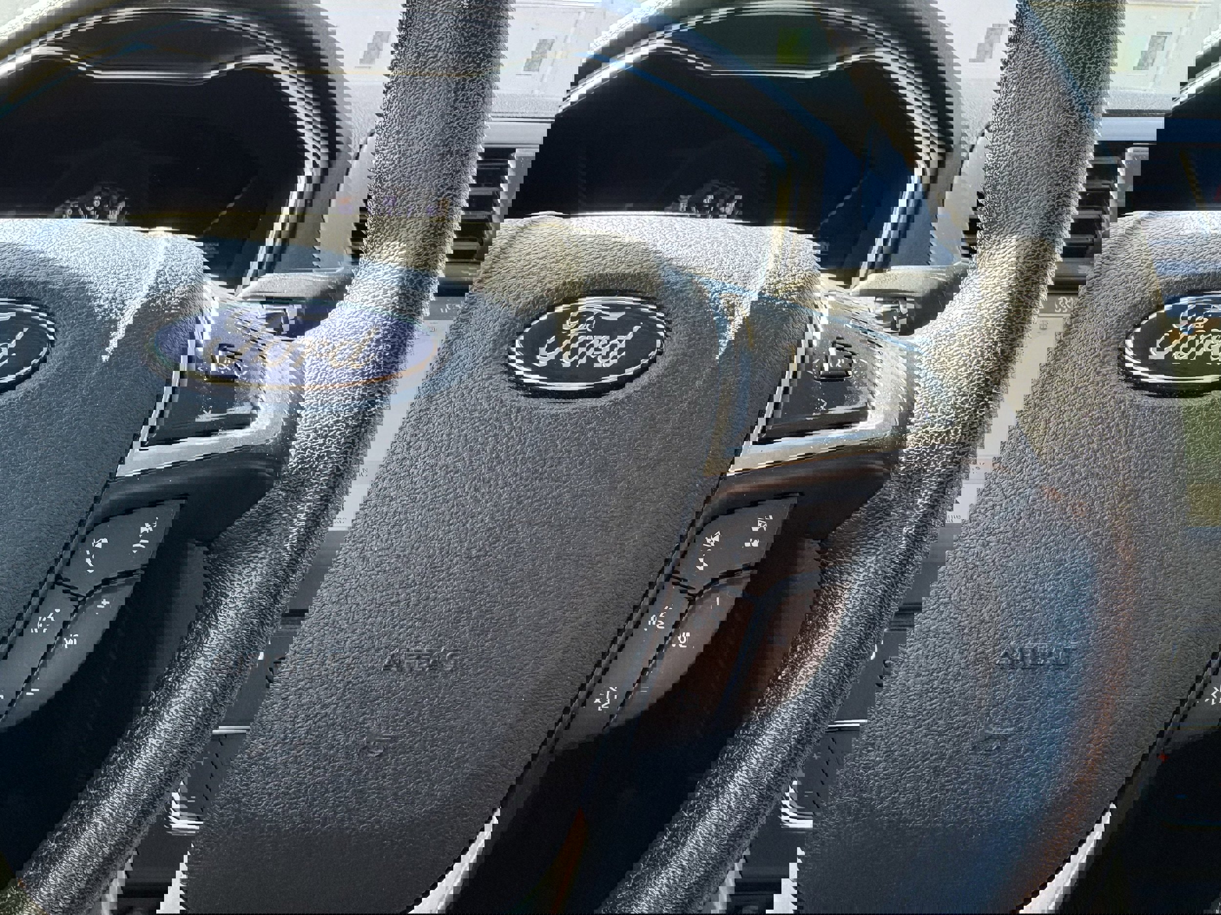 Used 2017 Ford Fusion SE w/ Fusion SE Technology Package image 16