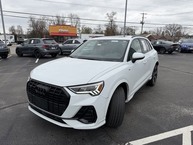 Used 2023 Audi Q3 2.0T Premium Plus w/ Premium Plus Package image 2