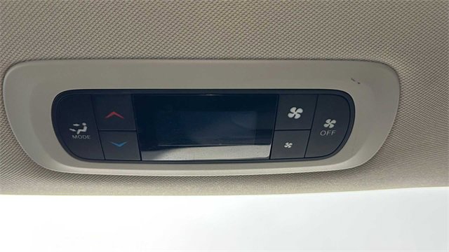 Used 2021 Chrysler Voyager LX image 21