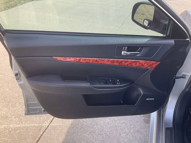 Used 2011 Subaru Legacy 2.5i Limited w/ Appearance Package 1E image 8