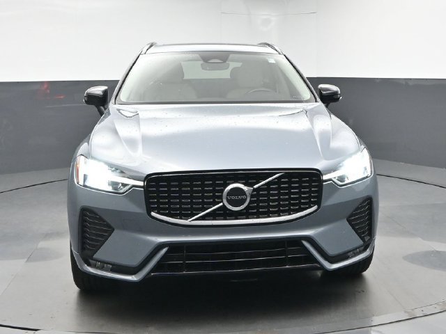 Used 2024 Volvo XC60 B5 Core w/ Protection Package Premier AWD/4WD image 2