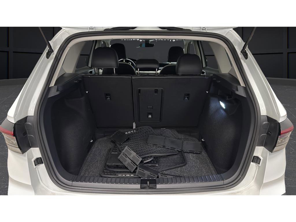 Used 2025 Volkswagen Taos SE w/ Panoramic Sunroof Package image 26