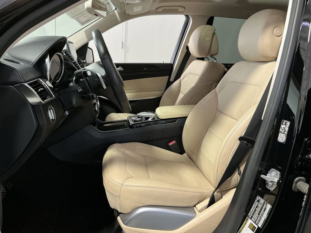 Used 2018 Mercedes-Benz GLS 550 4MATIC image 21