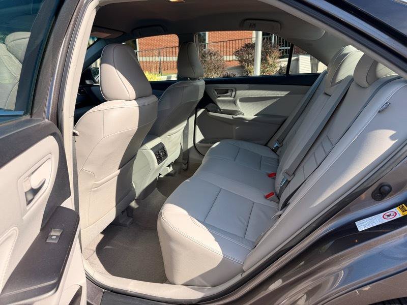 Used 2015 Toyota Camry XLE FWD image 18