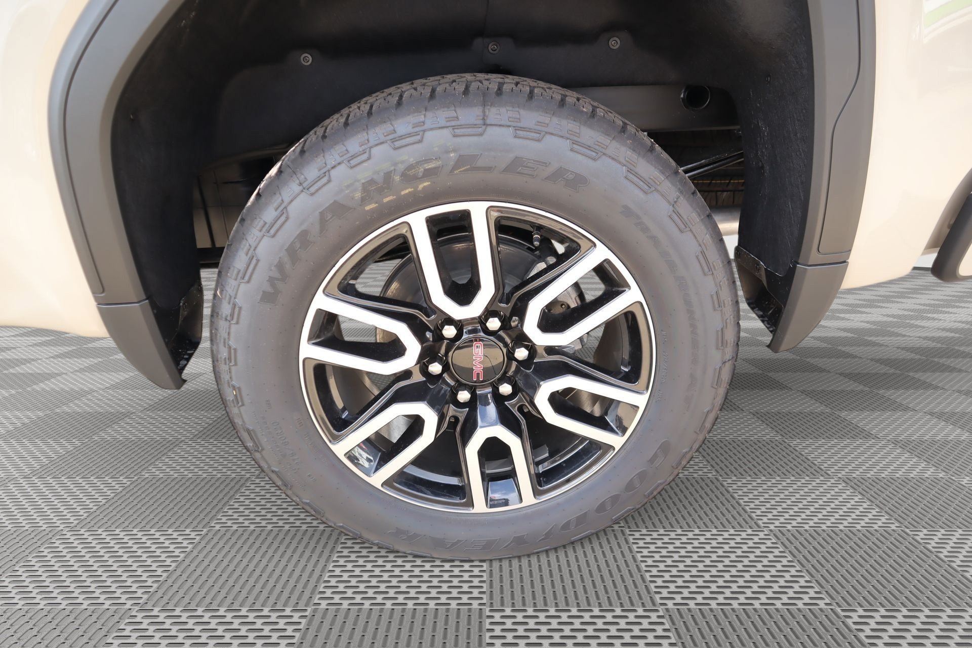 New 2026 GMC Sierra 1500 AT4 w/ Technology Package AWD/4WD image 20