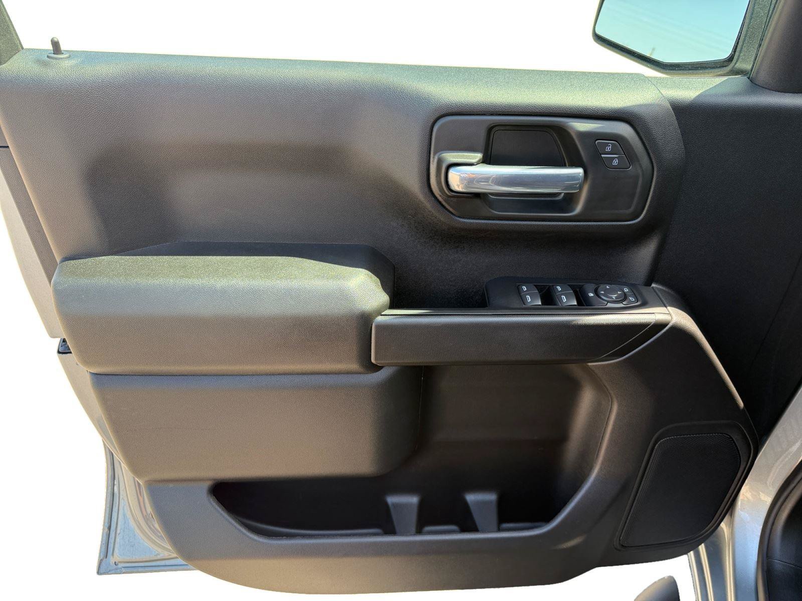 Used 2026 Chevrolet Silverado 1500 Custom w/ Turbomax Blackout Package AWD/4WD image 9