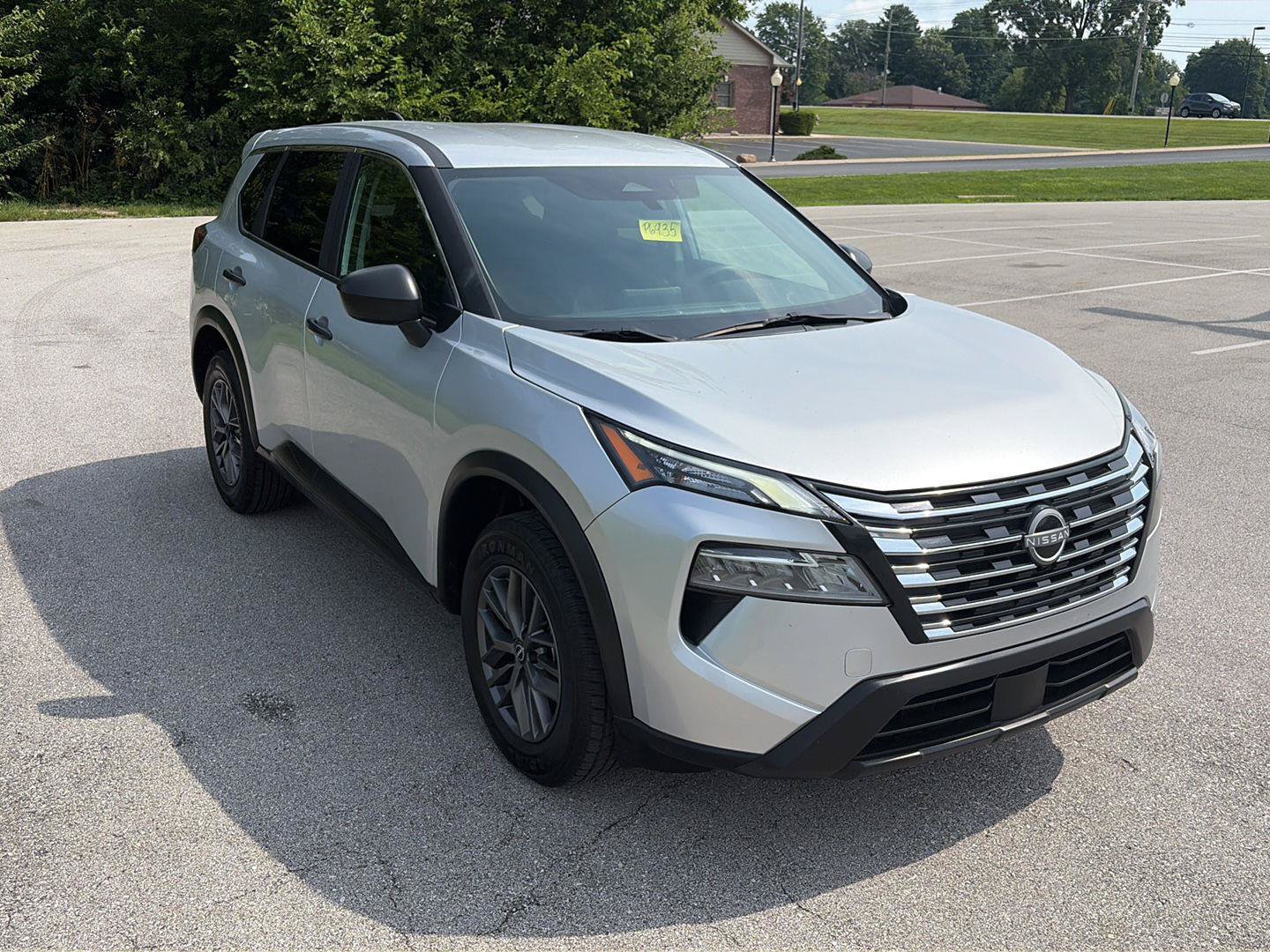Used 2024 Nissan Rogue S FWD image 6