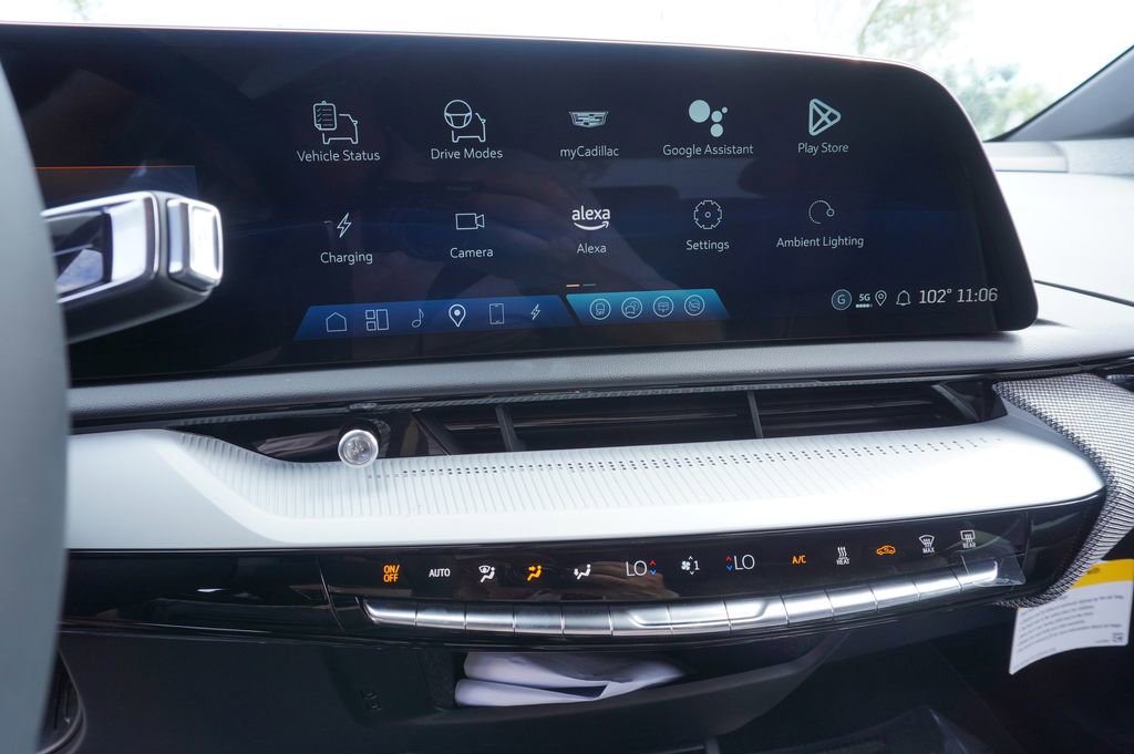 New 2025 Cadillac Optiq Luxury 2 AWD/4WD image 19