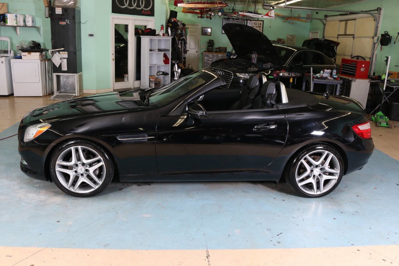 Used 2014 Mercedes-Benz SLK 250 w/ Premium Package image 32